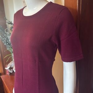 NWt northern reflections size small Women's Burgundy Top